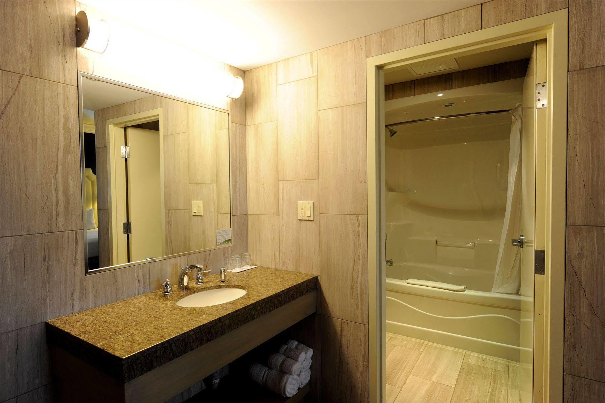 Stone Mill Inn Saint Catharines Экстерьер фото